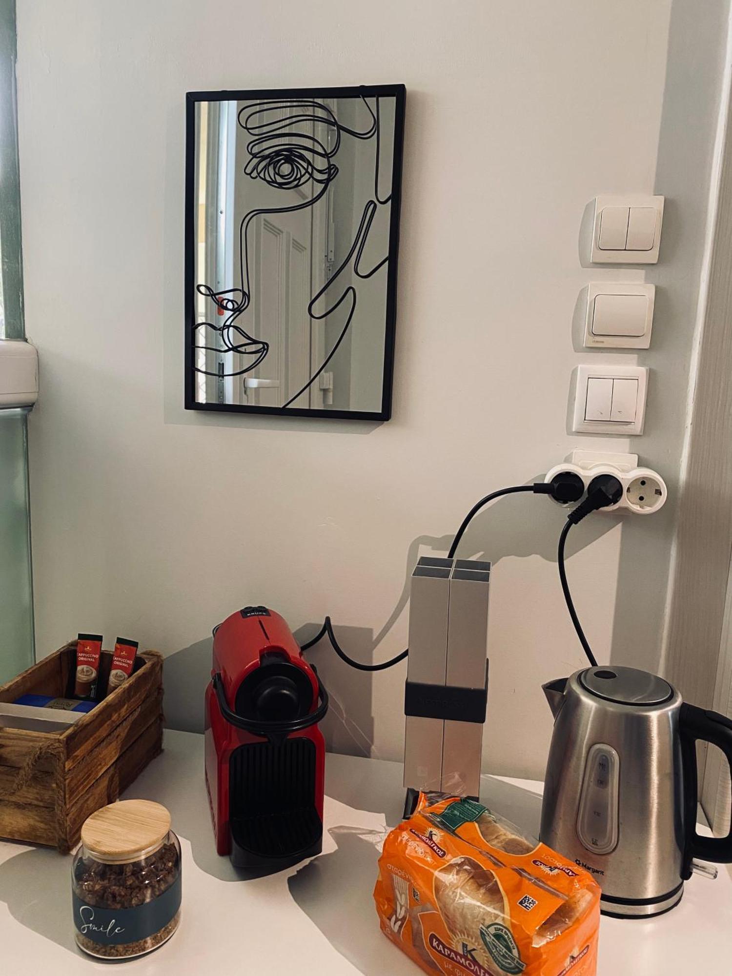 Independent House At Glyfada Apartment Athena Bagian luar foto