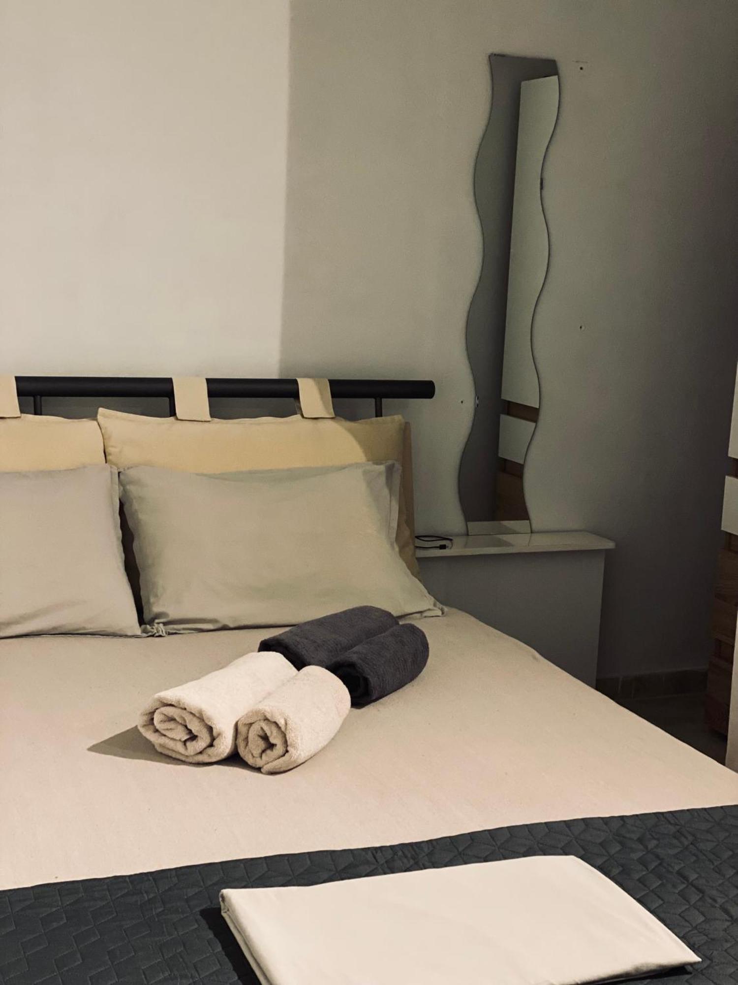Independent House At Glyfada Apartment Athena Bagian luar foto