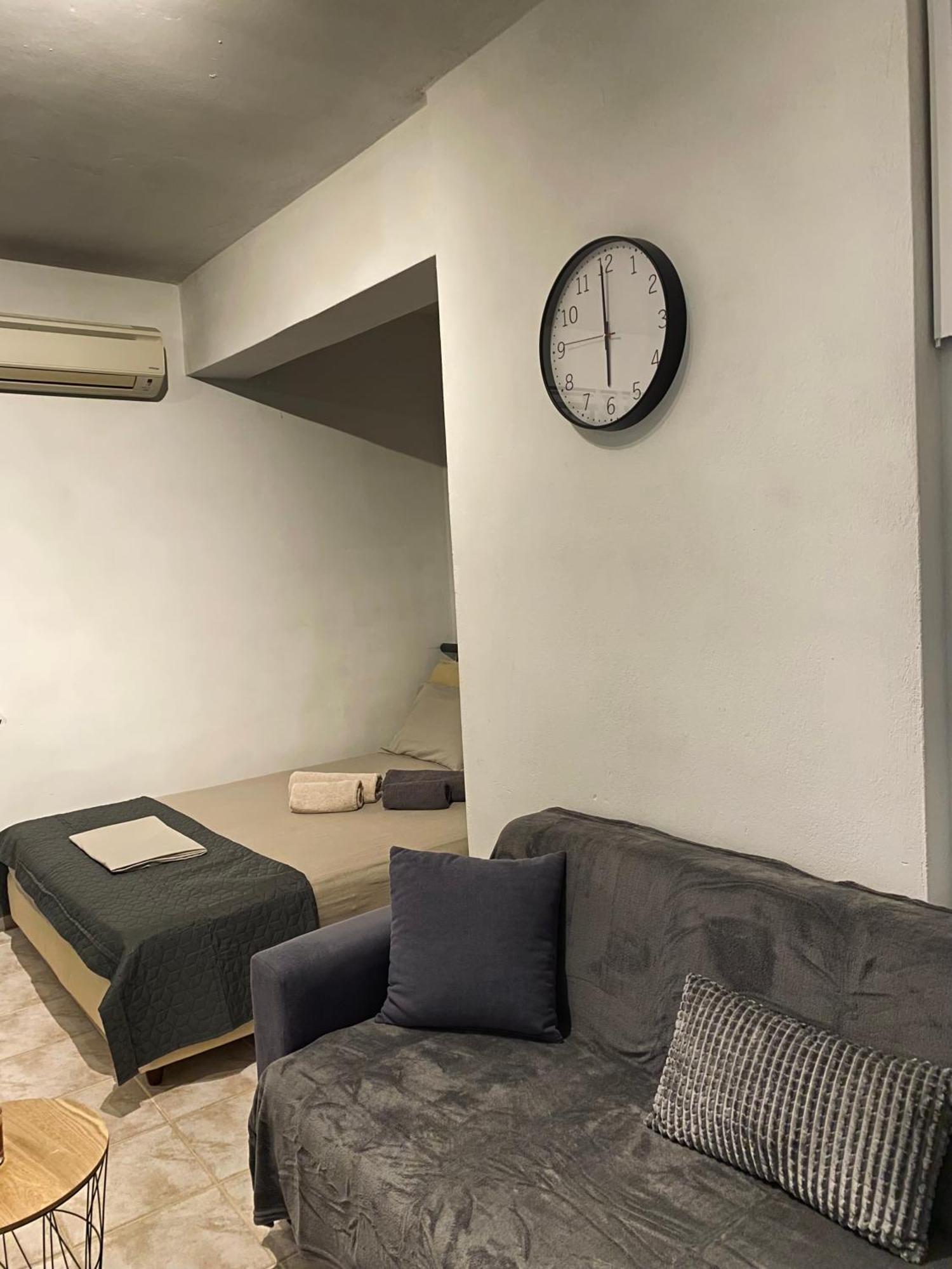 Independent House At Glyfada Apartment Athena Bagian luar foto